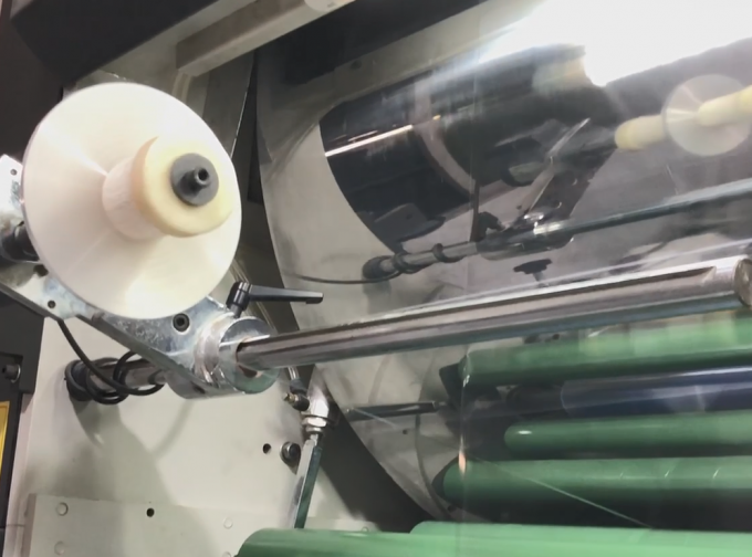 PRY-ER Vollautomatische Roll-to-Roll-Vertikalfolienlaminiermaschine 13