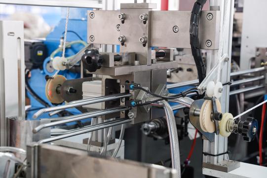 PRY-450A Papiertüten-Seileinziehmaschine 6