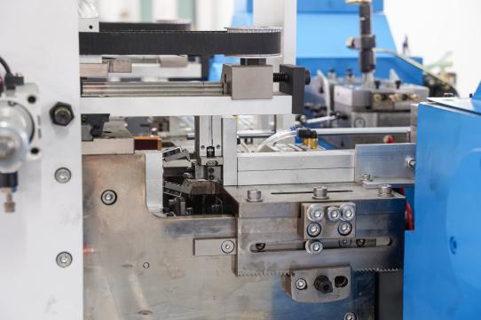 PRY-450A Papiertüten-Seileinziehmaschine 8